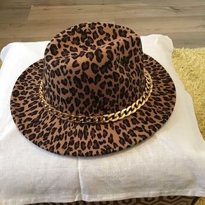 NWT Odiva Hat